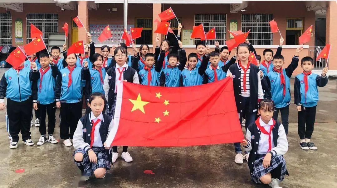 “新世纪”绽放办学“英”姿